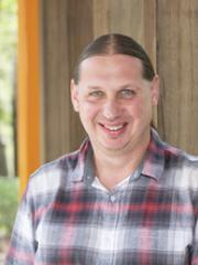 Photo of Associate Professor Wojtek Tomaszewski